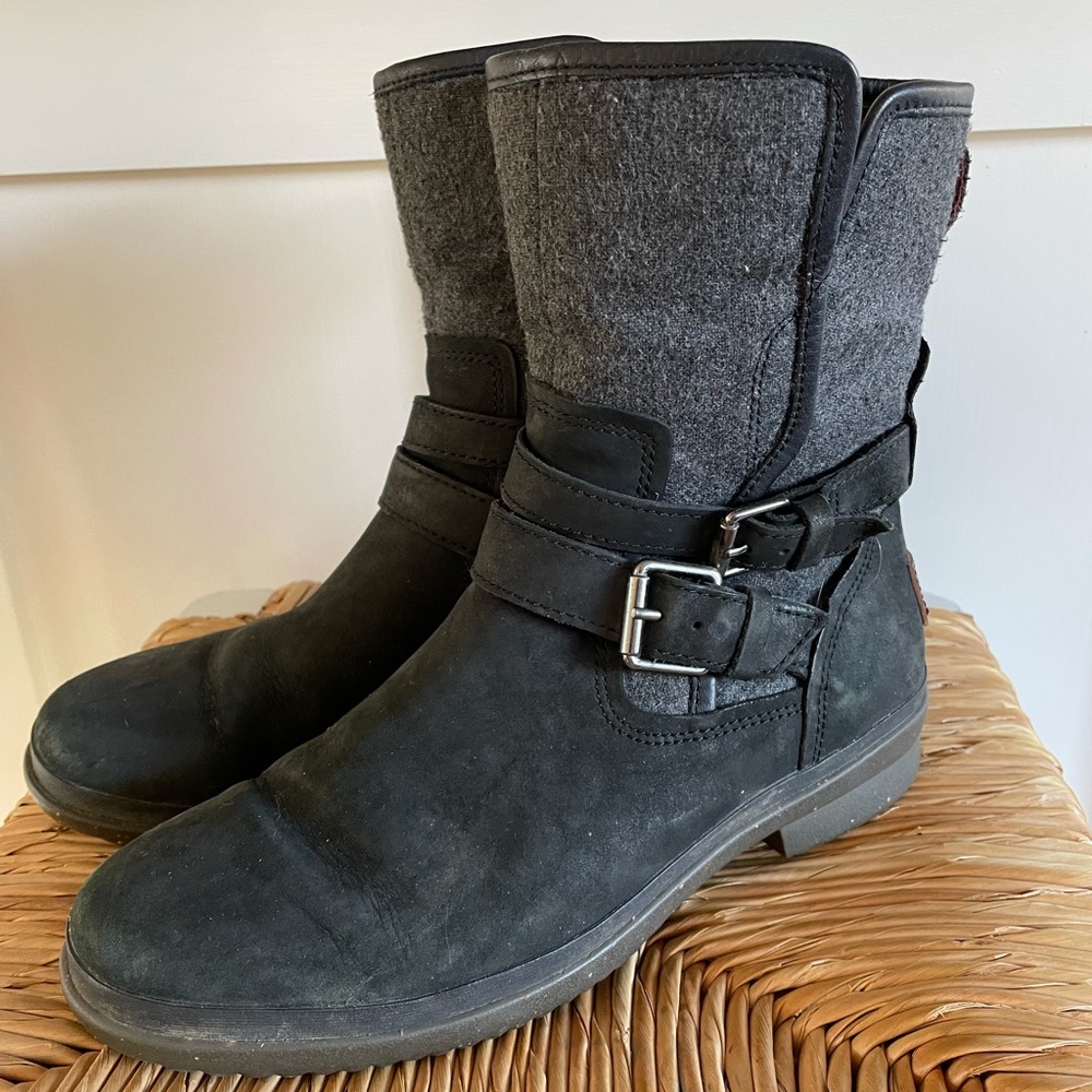 UGG Simmens motorcycle bootie 7.5
